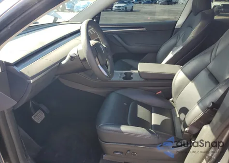 2023 Tesla Model Y из США, поврежденный, VIN 7SAYGDEE8PF699998